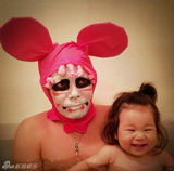 组图：日本父女逗比泡澡照走红 蠢萌犯二又有爱