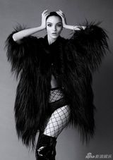 组图：19位超模明星齐登封面 网袜诱惑性感大pk