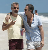 组图：《平常心》孔雀绿巨人纠缠 谢耳朵抢眼