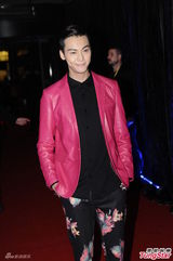 组图：陈伟霆阿Sa聚少离多 避谈结婚工作为重