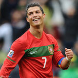 组图：世界杯球星太太团PK 各色尤物混战