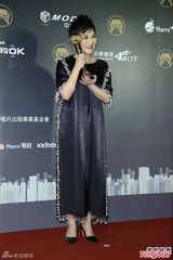 彭国华获授金曲特别贡献奖 遗孀张小燕激动(图)