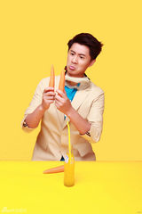 组图：张天其夏日写真尽显搞怪鬼马本色