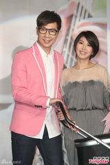 组图：品冠发新片获许茹芸助阵 现场开黄腔调侃