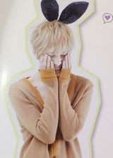 组图：也是拼了！金在中写真戴兔耳 含手指卖萌