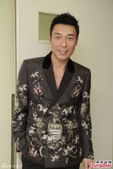 组图：许志安助阵演唱会 将赴日与文咏珊合拍MV