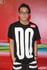 组图：《枭雄》拜神活动 黄秋生斥TVB器材不足