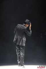 薛凯琪透视装激吻黄伟文 避谈房祖名把妹闯祸