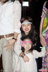 高清图：钟镇涛60大寿派对 群星嬉皮士装到贺