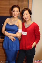 组图：王君馨试珠宝迟到 江美仪自曝投票田蕊妮