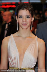 幻灯图集：《口哨》首映 导演赛尔班携主演亮相