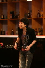 高清图：海清高峰做客黄加李泡畅聊世界杯