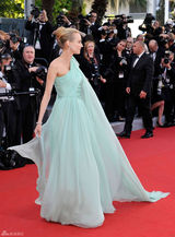 高清组图：黛安-克鲁格飘逸水蓝色斜肩礼服亮相