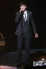 组图：李升基等助阵恩师李善姬发片激情献唱