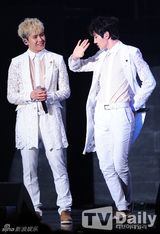 组图：INFINITE新专辑发售Showcase 展华丽群舞