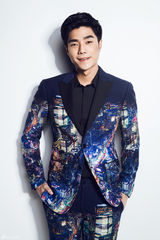 组图：袁成杰化身求婚囧男 玫瑰芭比浪漫加分