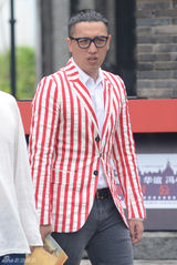 组图：冯小刚电影公社开街 众明星到场助阵