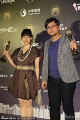 组图：陈建玮获得最佳台语男歌手奖