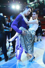 组图：好舞蹈决赛郭富城带伤热舞 海清飙泪痛哭