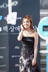 独家高清：又是一年百想红毯 众星云集争奇斗艳