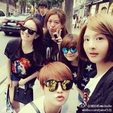 组图：陈妍希杨丞琳互晒闺蜜照 姐妹情深