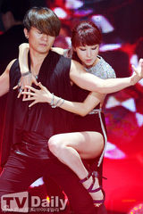 组图：众星斗艳 孝敏阳光动感又性感十足