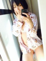 组图：日本少女自拍大赛 坦胸秀腿造型火辣