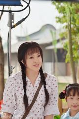 组图：59岁刘晓庆再扮嫩！新剧梳麻花辫演少女