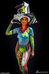 组图：世界人体彩绘节举行 裸体模特造型闪瞎眼