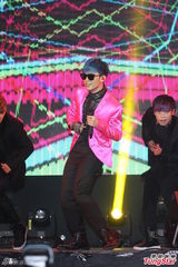 组图：林大晋首场个唱开启 罗志祥监场压阵