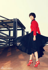 幻灯图：王珞丹写真展现魅力自我 气质超凡尽显风情