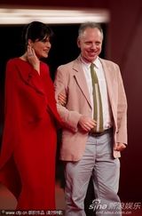 组图：《黑马》首映 布莱尔带初生儿子走红毯