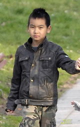 高清组图：皮特朱莉一家人乘坐快艇回威尼斯