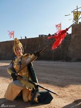 组图：陈紫函黄金盔甲写真 显巾帼女将英姿