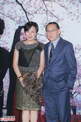 组图：叶佩雯郭伟亮浪漫大婚 陈奕迅喜当兄弟团