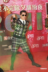 组图：郭富城出席活动热舞似少年 天王容貌不改