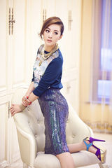 组图：刘梓娇慵懒华丽写真 展时尚百变魅力