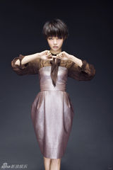 幻灯图：王珞丹短发写真 尽展可爱与灵动