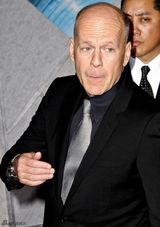 高清组图：布鲁斯-威利斯携娇妻出席新片首映