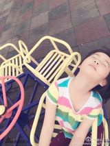 组图：孙莉晒多多夏日照被喊岳母 多妹美翻网友