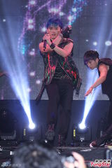 组图：林大晋首场个唱开启 罗志祥监场压阵