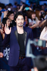 组图：朴有天李钟硕秀智等助阵《鸣梁》