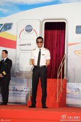 组图：《冲上云霄》电影版开机 张智霖吴镇宇帅气回归