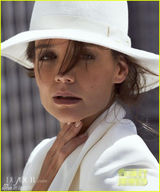 组图：前汤嫂凯蒂变身性感职业女郎 大展成熟美