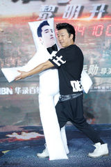 组图：赵又廷不介意圆圆有亲密戏 她是专业演员