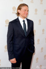 组图：华鼎奖美国开幕 奥兰多与刘玉玲助阵红毯