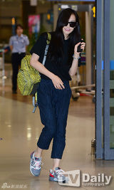 组图：SJ强仁f(x)宋茜返韩 笑颜灿烂心情好