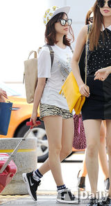 组图：少女时代赴港 泰妍恋爱后现双下巴