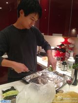 组图：周迅男友前任疑曝光 微博晒照叫板