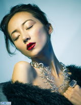 组图：韩雪珠宝大片红唇出镜 演绎气质名伶